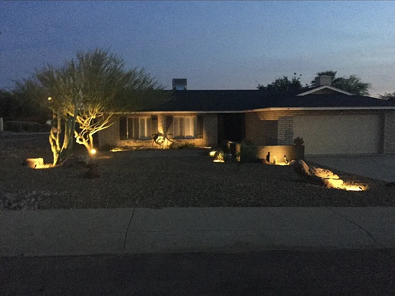 E Acoma Dr — Photo 2