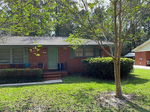2nd image of 417 University Dr