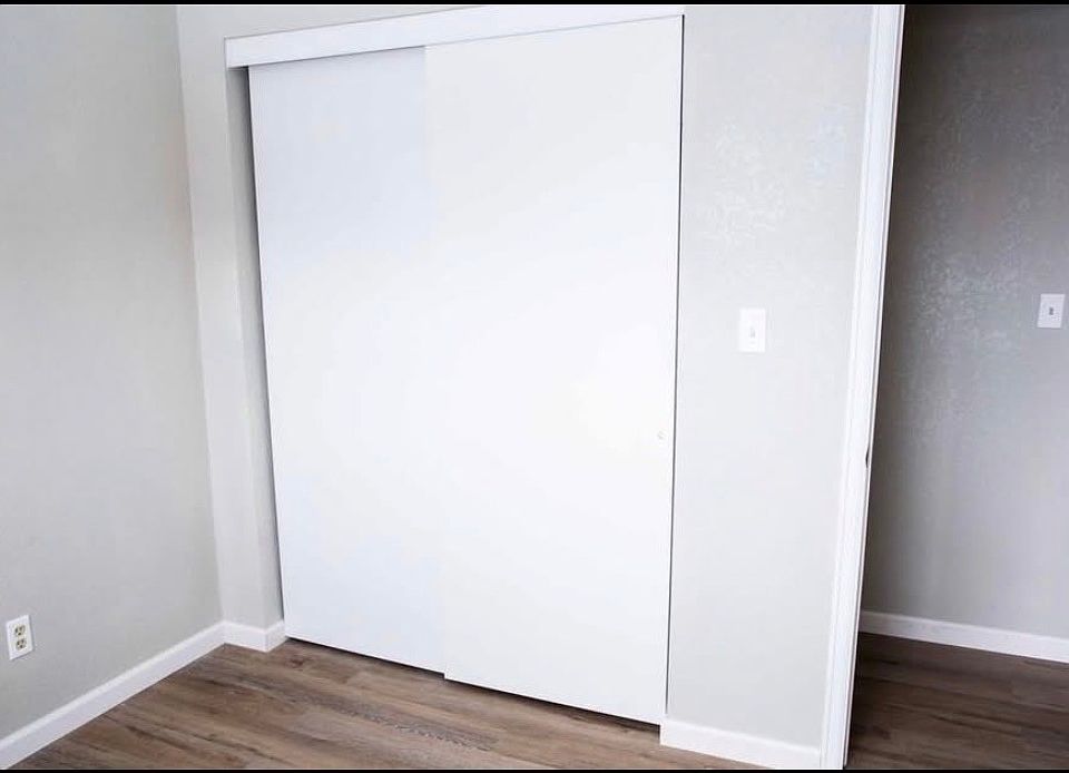 1st image of 3021 Lakeside Dr
