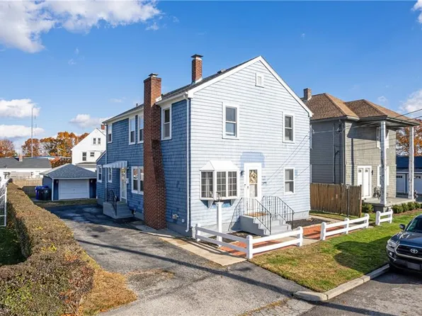 98 Dodge St, Pawtucket, RI 02860