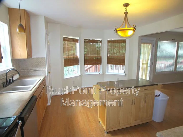 8007 Bristle Ln — Photo 2