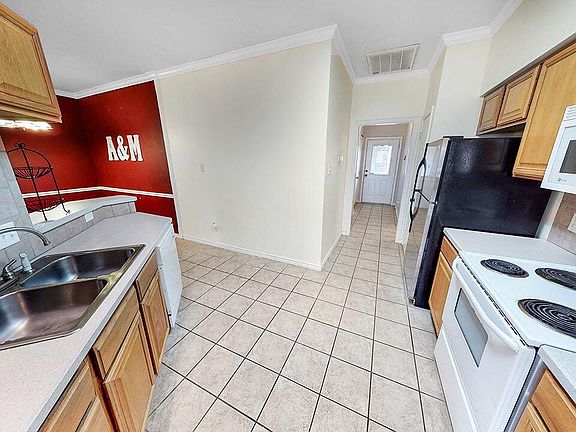 4th image of 213 Hartford Dr