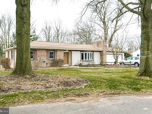 2nd image of 1082 Mitch Rd