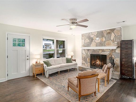 5th image of 1347 Dorothy Dr