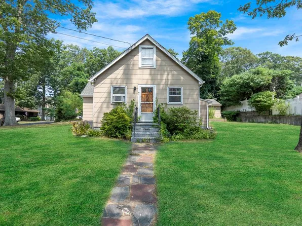 61 High Hill Drive, Sound Beach, NY 11789