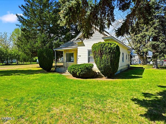 3rd image of 1102 S Fair Ave