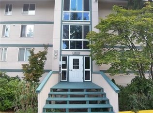 5630 200th St SW APT B103, Lynnwood, WA 98036
