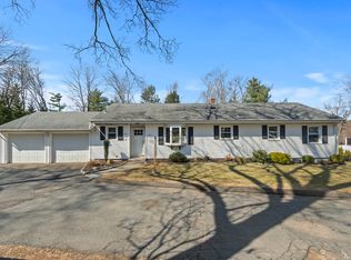 11 Davis Rd, North Haven, CT 06473