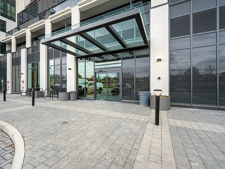 202 Burnhamthorpe Rd E #1704 — Photo 2