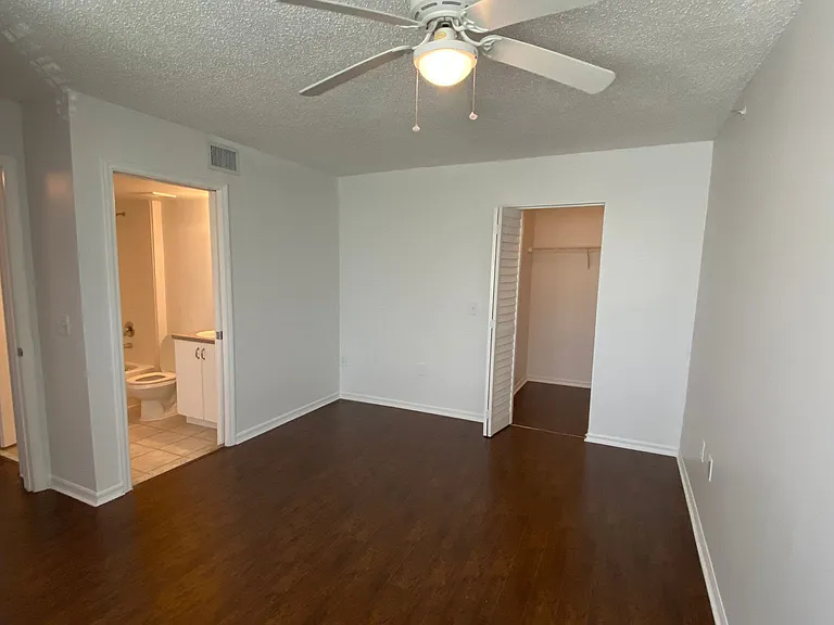 5025 Wiles Rd #303 — Photo 5