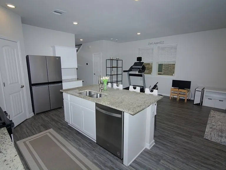 6720 Tiger Pointe Dr — Photo 3