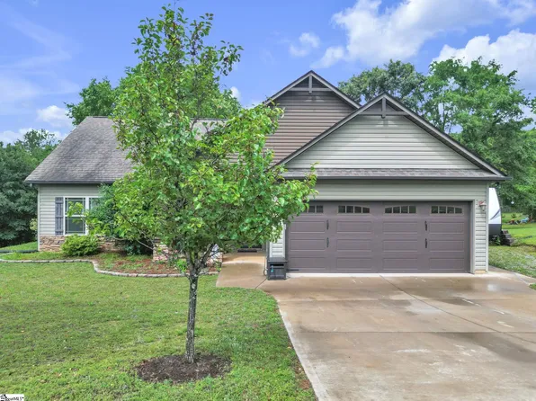 215 Cooleys Crest Ln, Inman, SC 29349