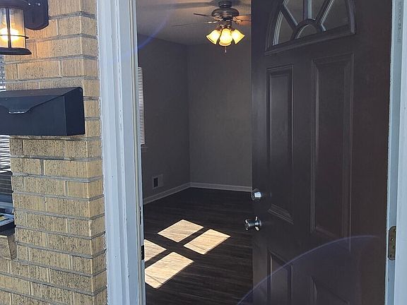 2nd image of 538 S Temple Ave