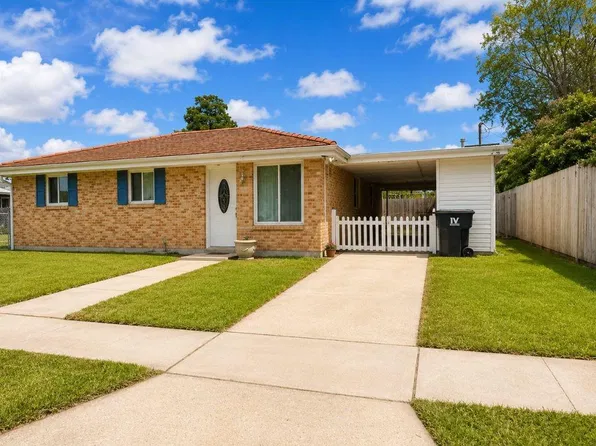 2400 Volpe Dr, Chalmette, LA 70043