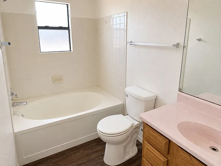 1815 W Holland Dr — Photo 5