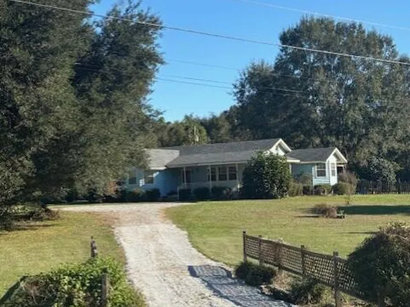 15 Holliman Cemetery Rd, Carriere, MS 39426
