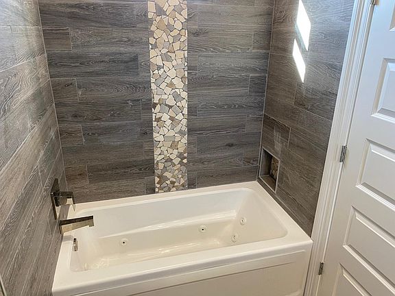 Jacuzzi Tub