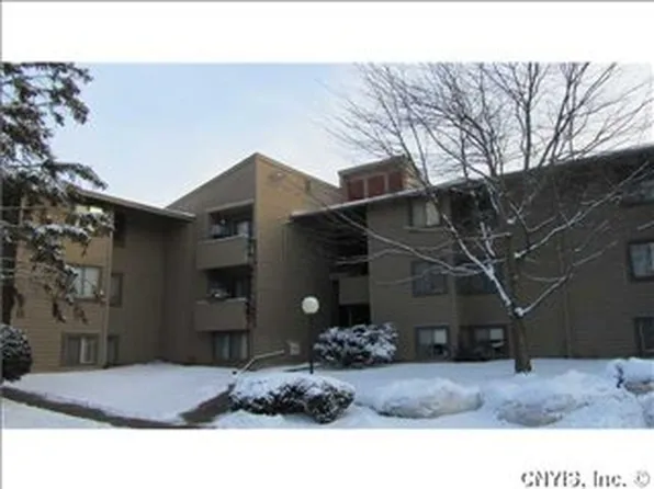 188 Watertree Dr, East Syracuse, NY 13057