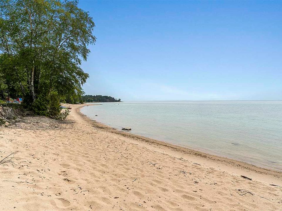 1st image of 4585 Lake Shore Dr