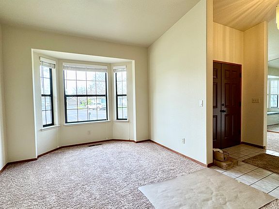 5th image of 721 William Ct