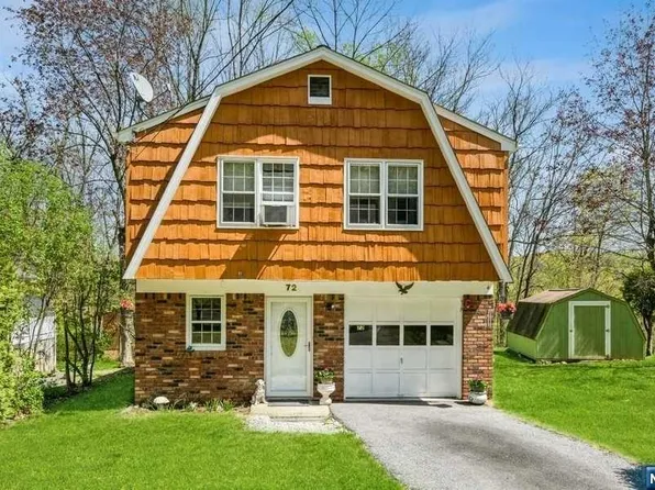 72 W Shore Dr, Vernon, NJ 07462
