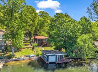 1224 E Lakeshore Dr, Landrum, SC 29356