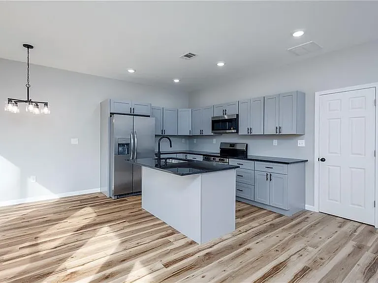 200 Back Pine Way #A — Photo 2