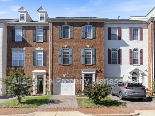 5112 Grimm Dr, Alexandria, VA 22304
