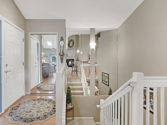 5th image of 61023 Evergreen Ct