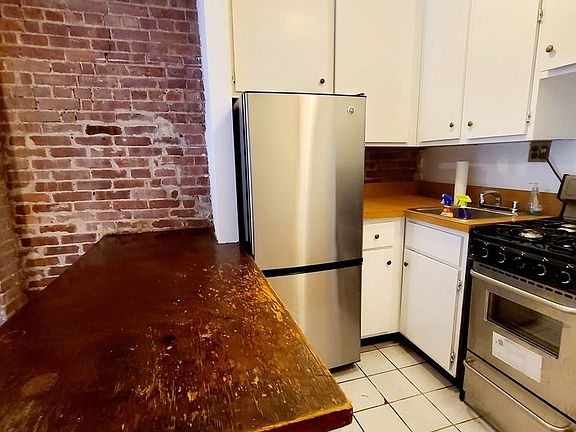 3rd image of 21 W 76th St APT 4AW