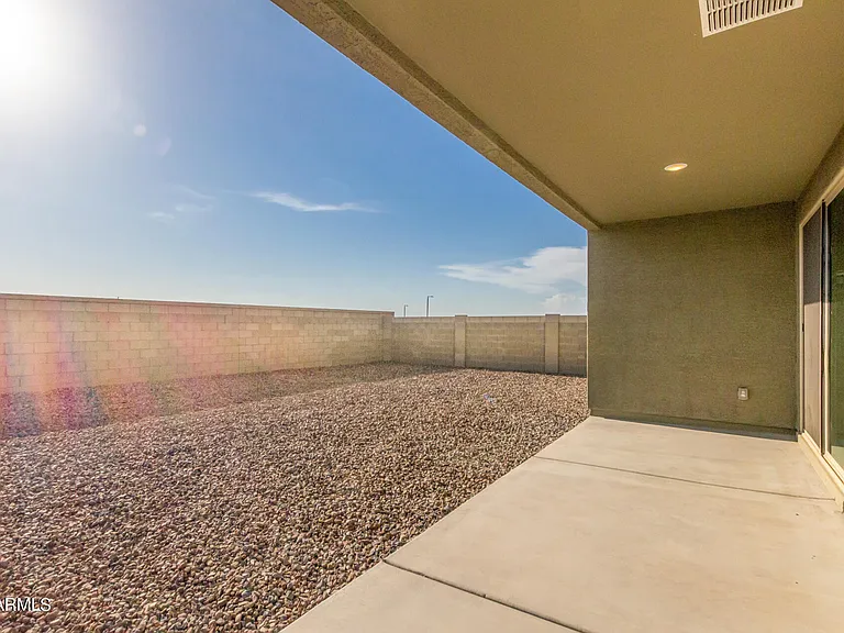 8526 S 69th Ln — Photo 32