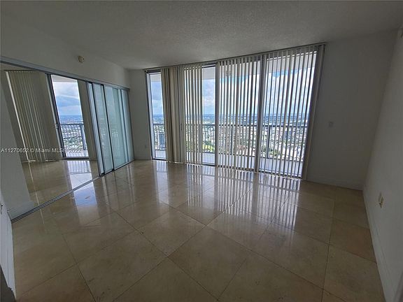 2nd image of 1750 N Bayshore Dr APT 5115