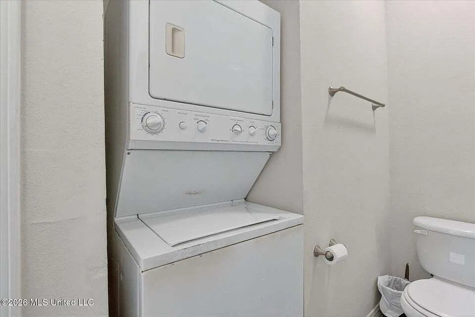 1283 Century Oaks Drive Unit B - B — Photo 3