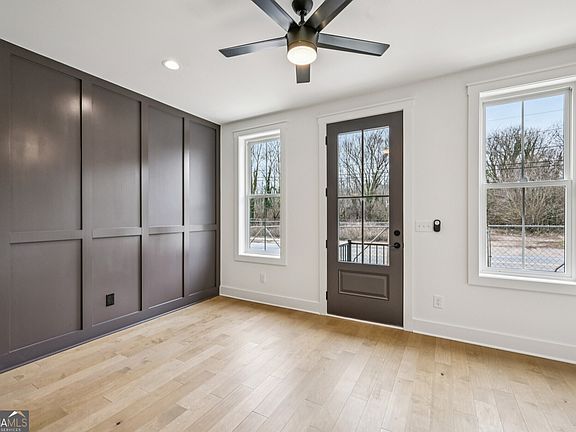 3rd image of 1160 Boulevard Se #7