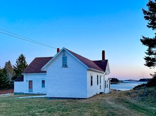 13 Pooles Hill Rd, Vinalhaven, ME 04863