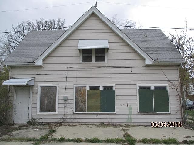 2nd image of 2906 W Carmen Ave