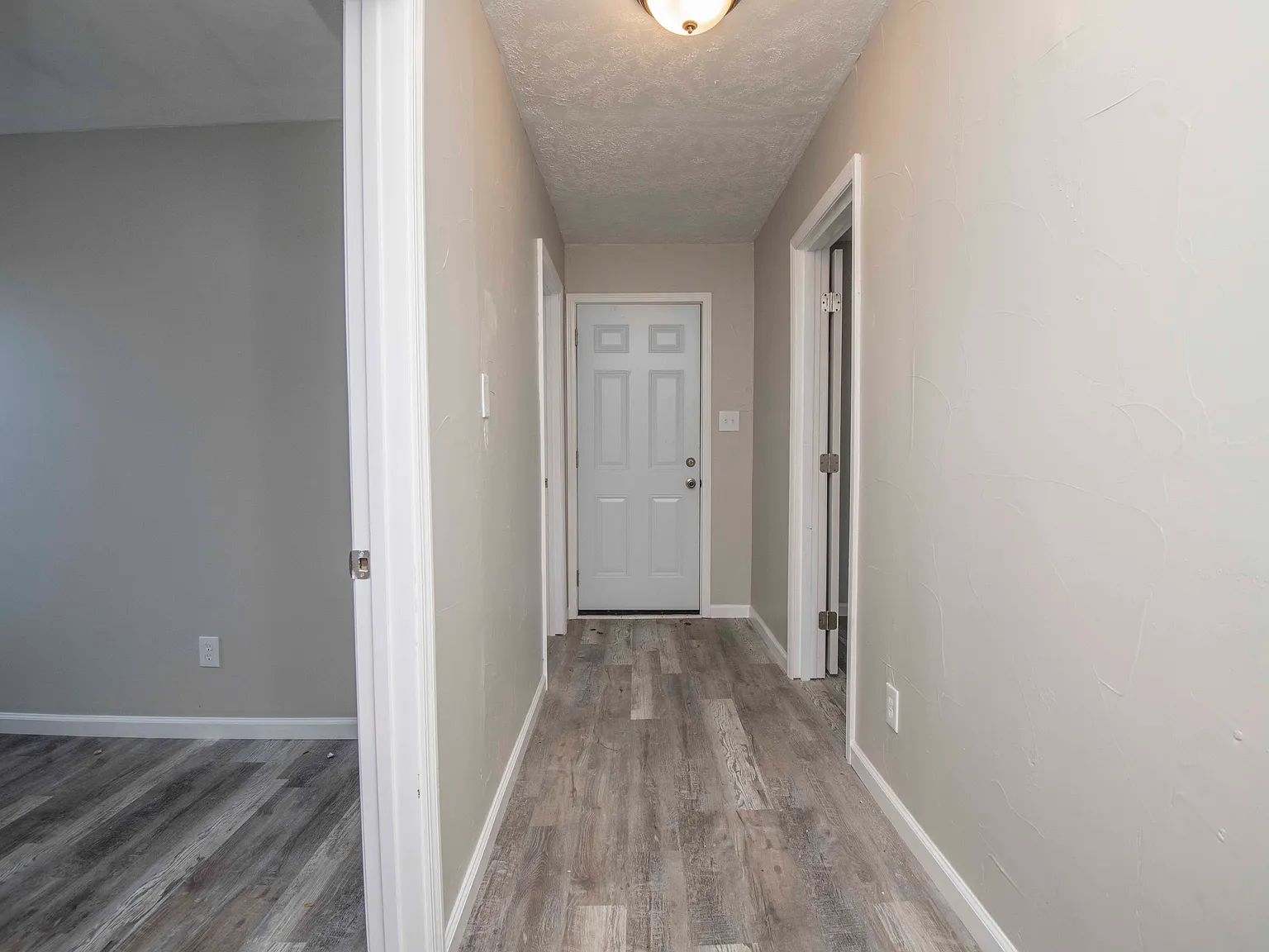 3 bed, 948 sqft, $1,695 — Photo 4