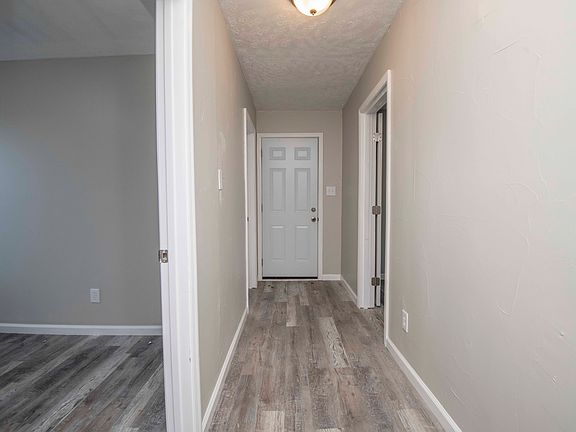 4th image of 912 Hotel Ave #1