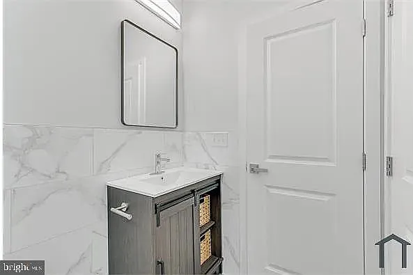 1229 W Hilton St #C — Photo 10