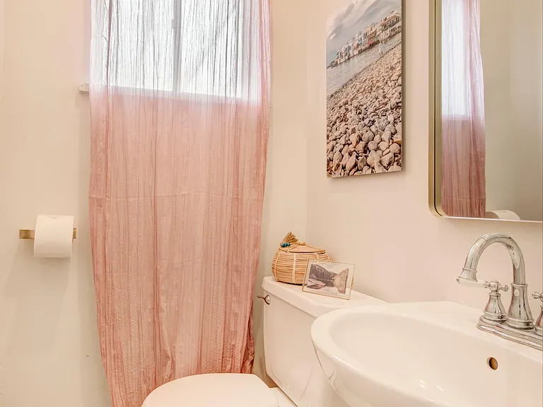 122 Bryn Mawr Dr SE — Photo 16