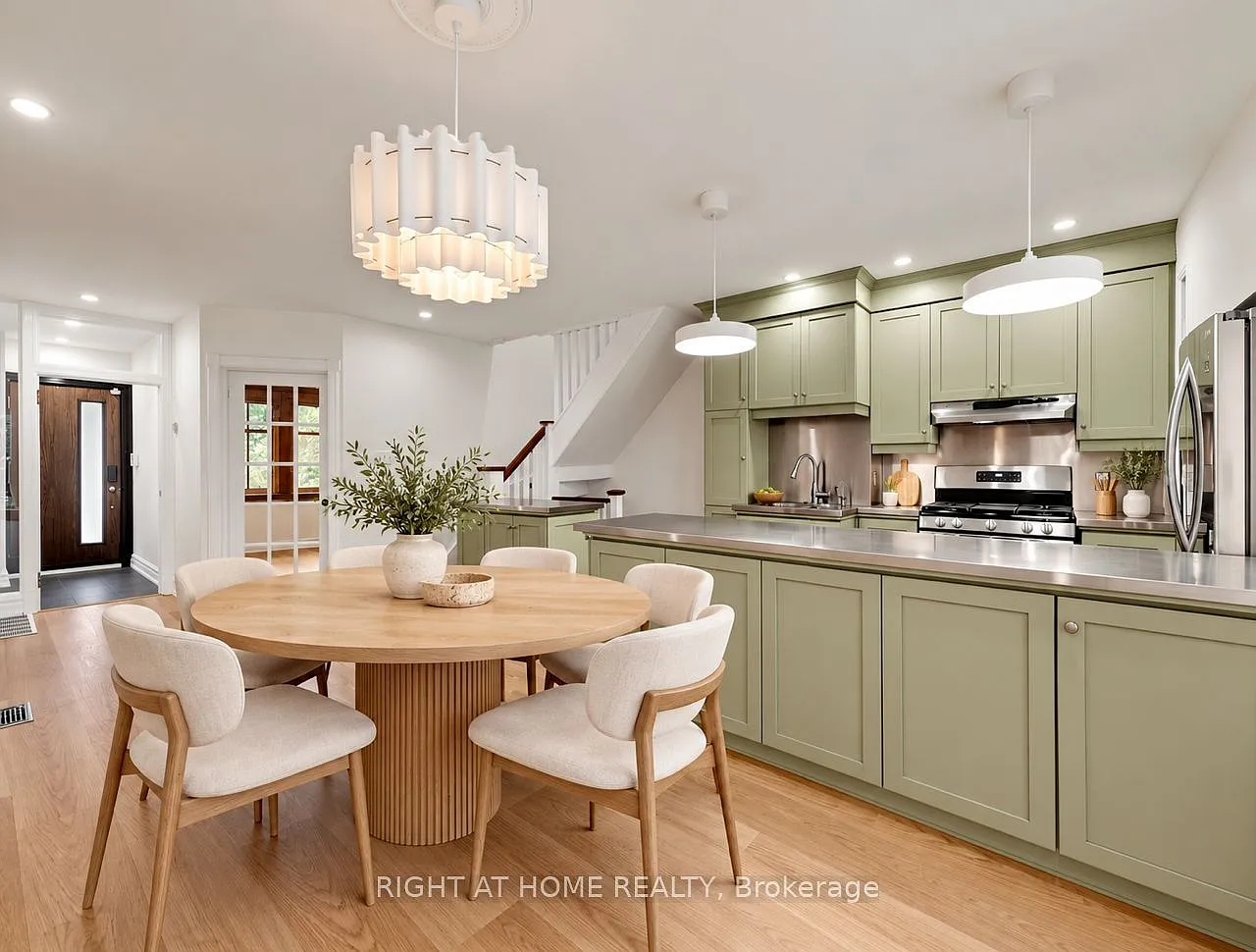 3 bed, $5,100 — Photo 3