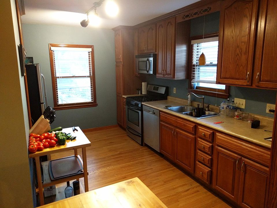 1st image of 227 Lowry Ave NE #1