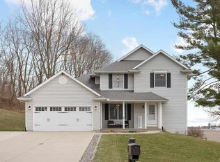 1 Oak Grove Rd, Geneseo, IL 61254