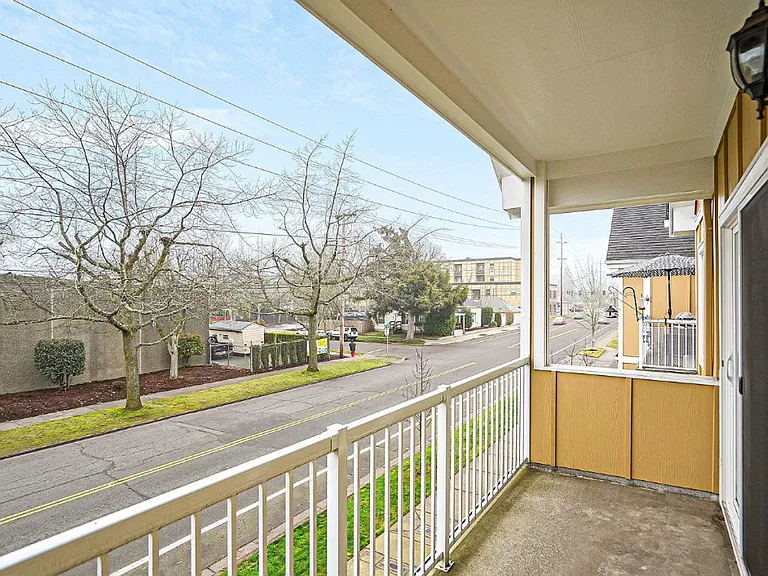 384 Market St NE — Photo 27