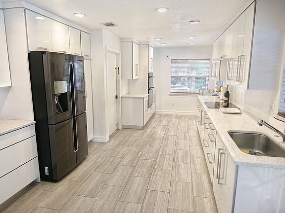 3rd image of 7397 Lazy Hill Dr