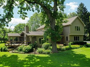 23299 N Indian Creek Rd, Prairie View, IL 60069