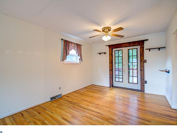 3rd image of 1803 Saw Mill Dr