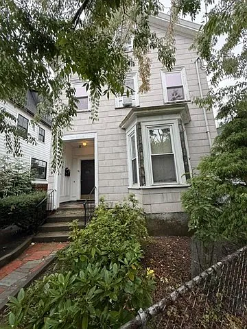 1 bed, 1.0 bath, 900 sqft, $2,600 — Photo 1