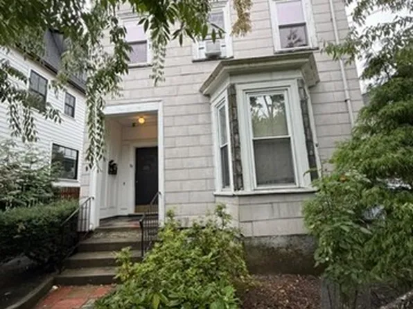 32 Oak St #1, Somerville, MA 02143