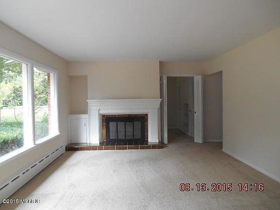 5th image of 1631 Woodcliff Ave SE